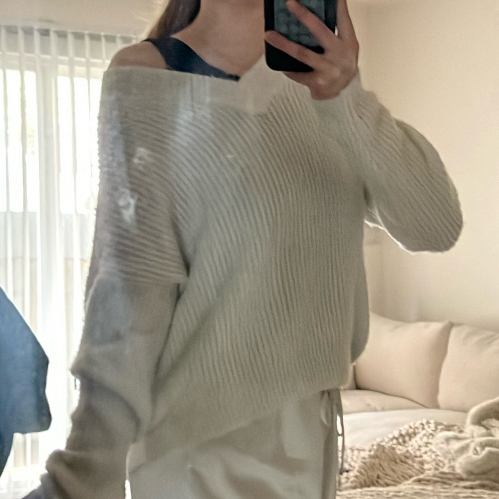 Oversized white knit sweater - Picture 1 of 4